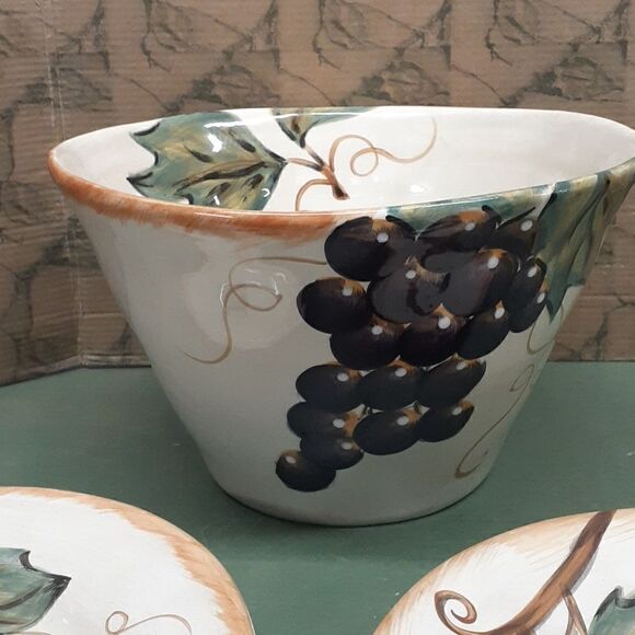 Tabletops Gallery Napa 10" Serving Bowl & set of 2 matching 9" salad plates - Picture 2 of 10